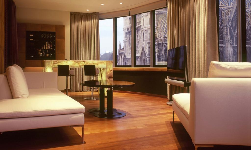 Do&Co Hotel Wien Exteriör bild A suite at the Mandarin Oriental Barcelona
