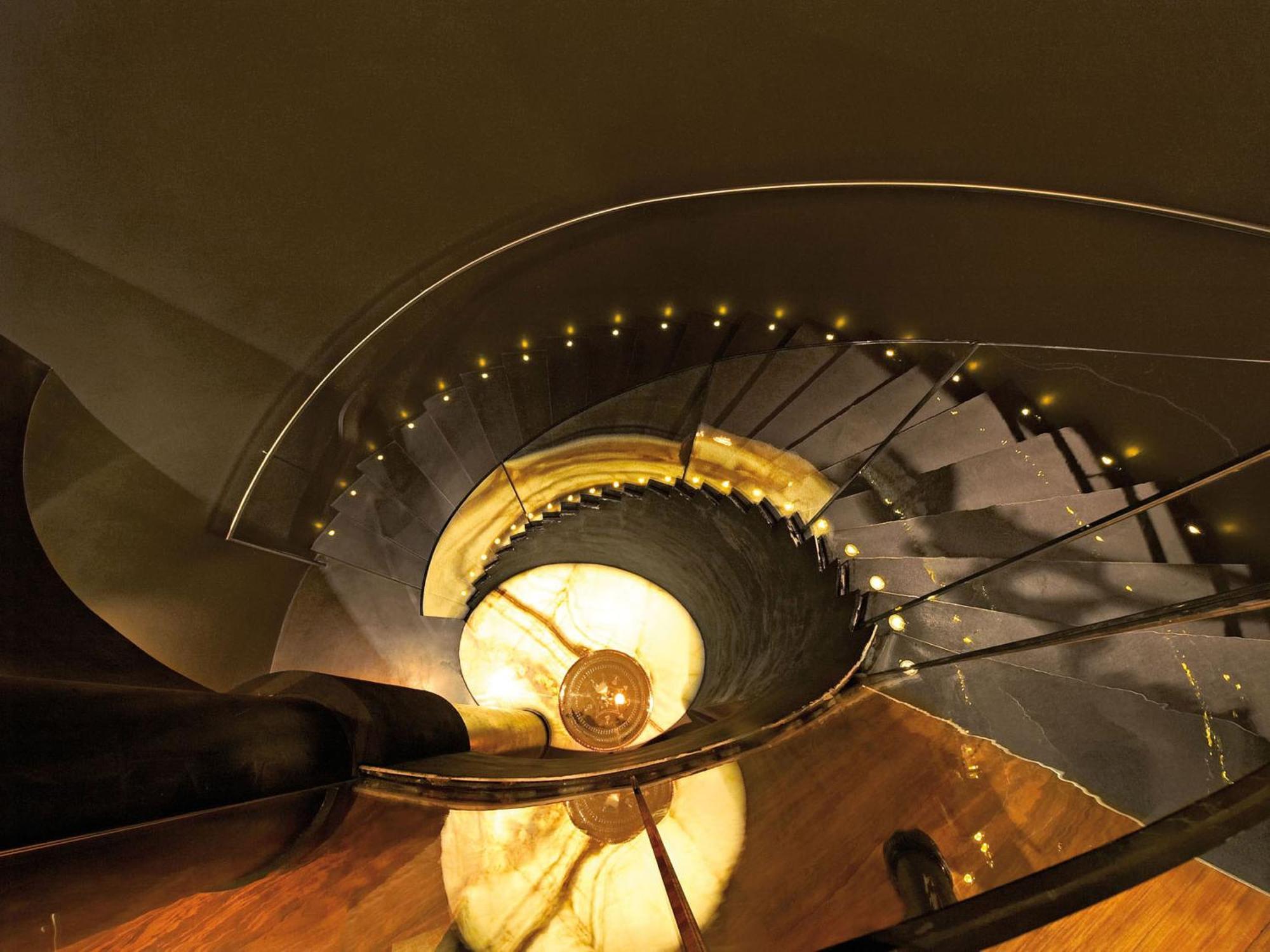 Do&Co Hotel Wien Exteriör bild Spiral staircase