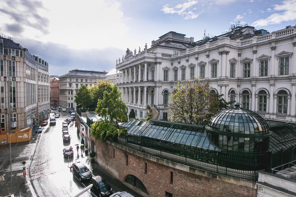 Do&Co Hotel Wien Exteriör bild The former Royal Naval College, where the school was located from 1948 to 1993